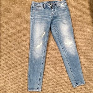Mossimo Mid-Rise Jegging Distressed